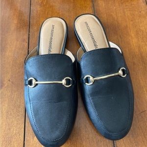 Amazon Essential Classic black mule shoe with gold buckle, Size 6.5